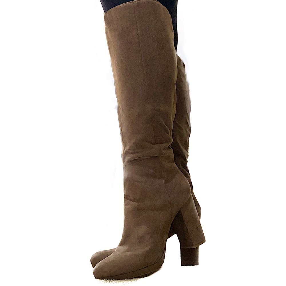Knee High Zigi Soho Boots!